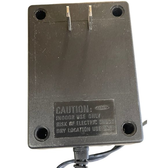 Sharper Image Design SM923USA Power Supply 9VDC 2000mA Tested - Picture 3 of 5